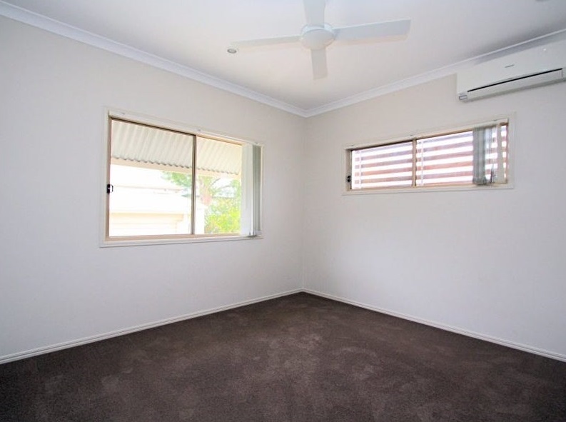 24 DANSIE ST, GREENSLOPES QLD 4120, 0 Schlafzimmer, 0 Badezimmer, Townhouse