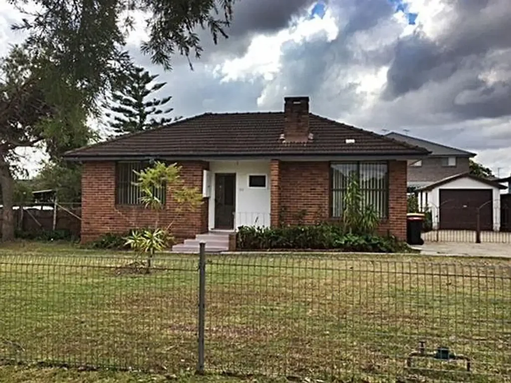 Well-Presented Family Home with Modern Updates & Spacious Backyard