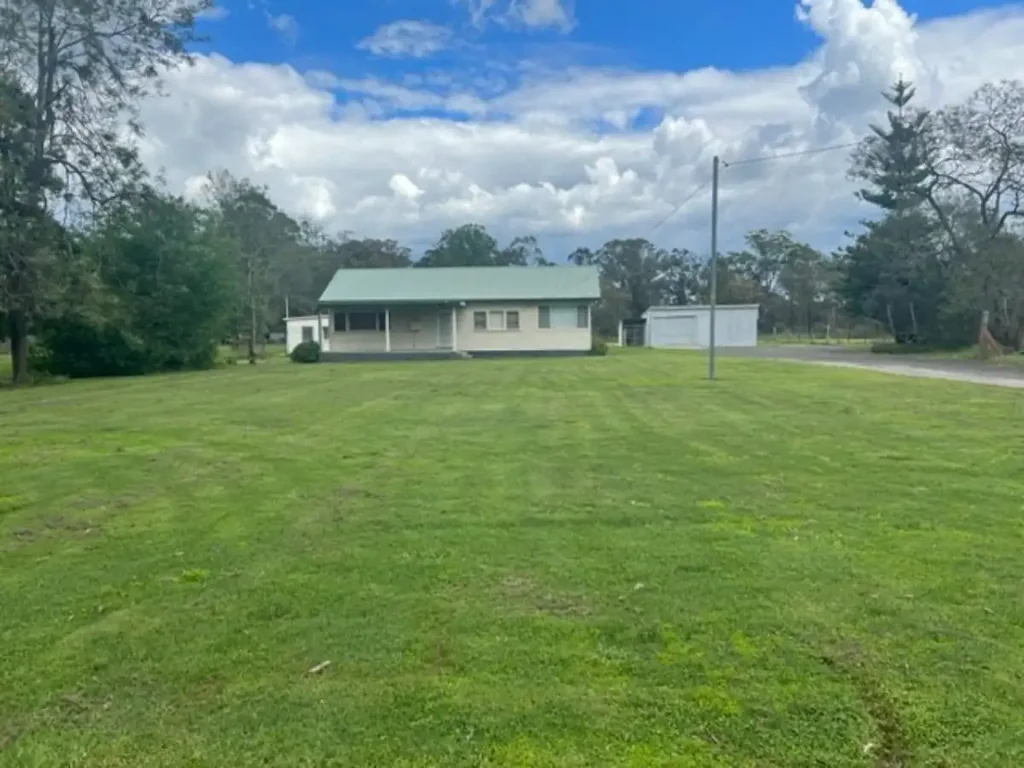 COSY COTTAGE ON ONE ACRE with additional paddocks!