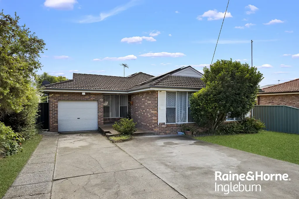 Macquarie Fields 4침실 Exceptional Development Opportunity with Duplex Potential (STCA)