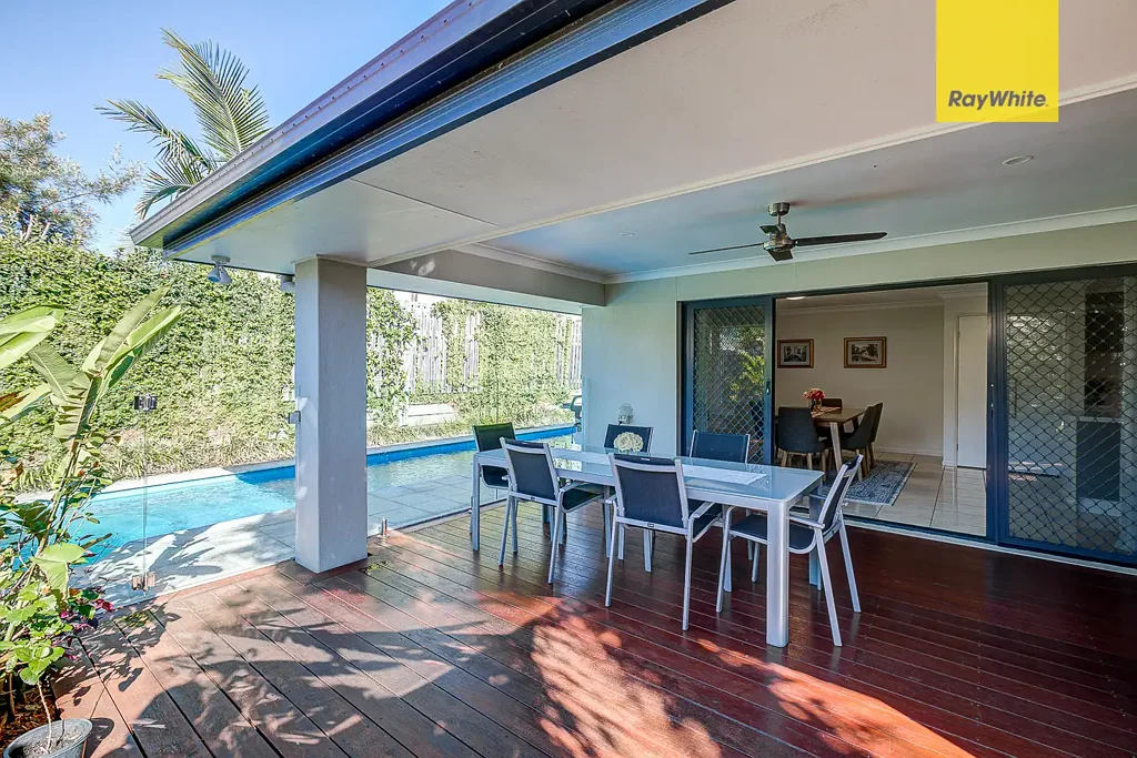 Spacious Family Oasis with Inviting Inground Pool: Your Ideal Home for Relaxation and Entertainment