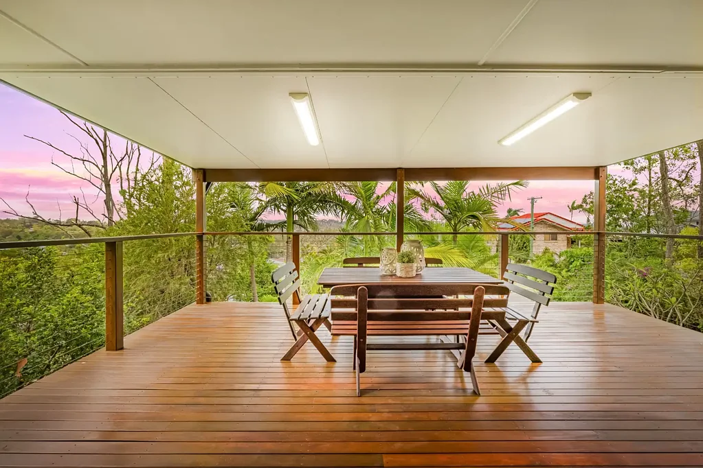 Shailer Park 4 Slaapkamer Calling all Nature Lovers - Backs onto Daisy Hill Forest - Private with Stunning Views - 6m x 9m Shed - Dual Living Potential