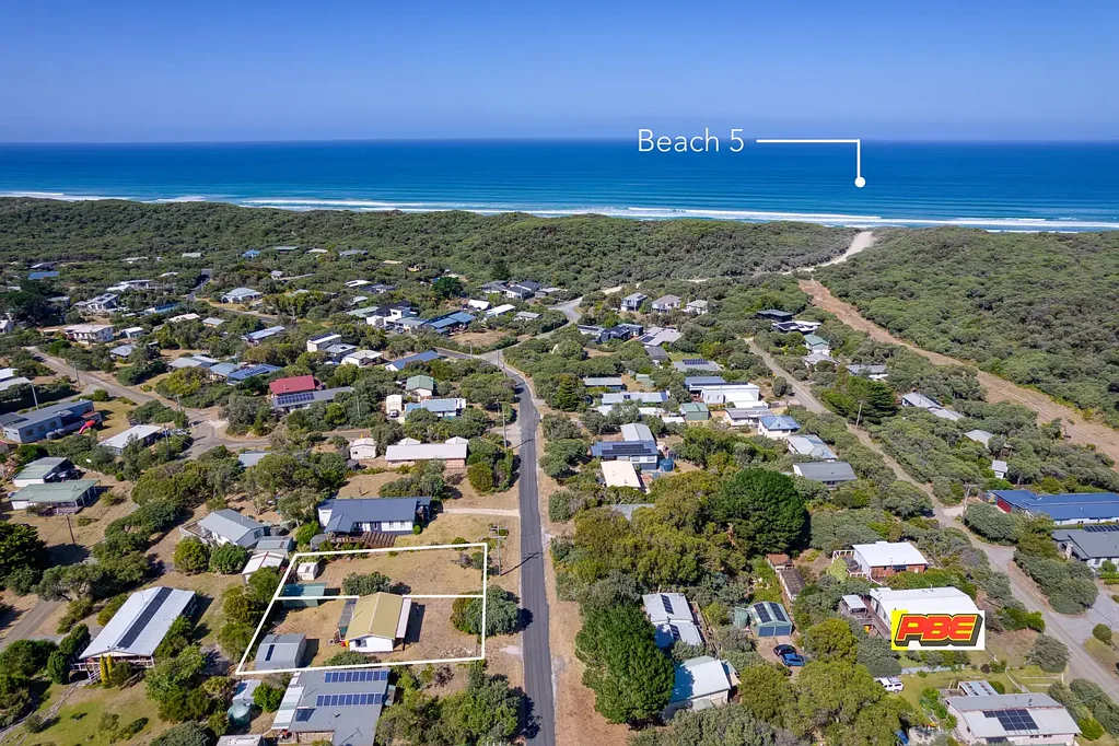 Venus Bay 2房  Two Titles, 1,226m² Total – Prime Beachside Opportunity