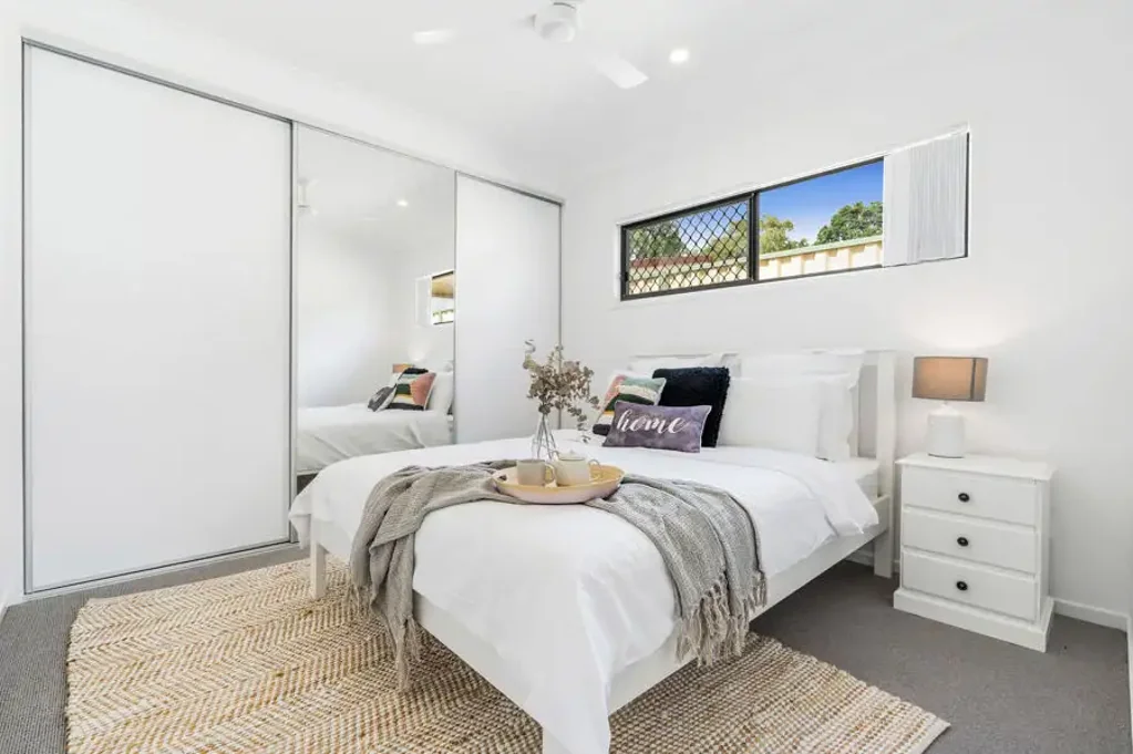 NEAR NEW SUNNYBANK HILLS STUDIO APARTMENT