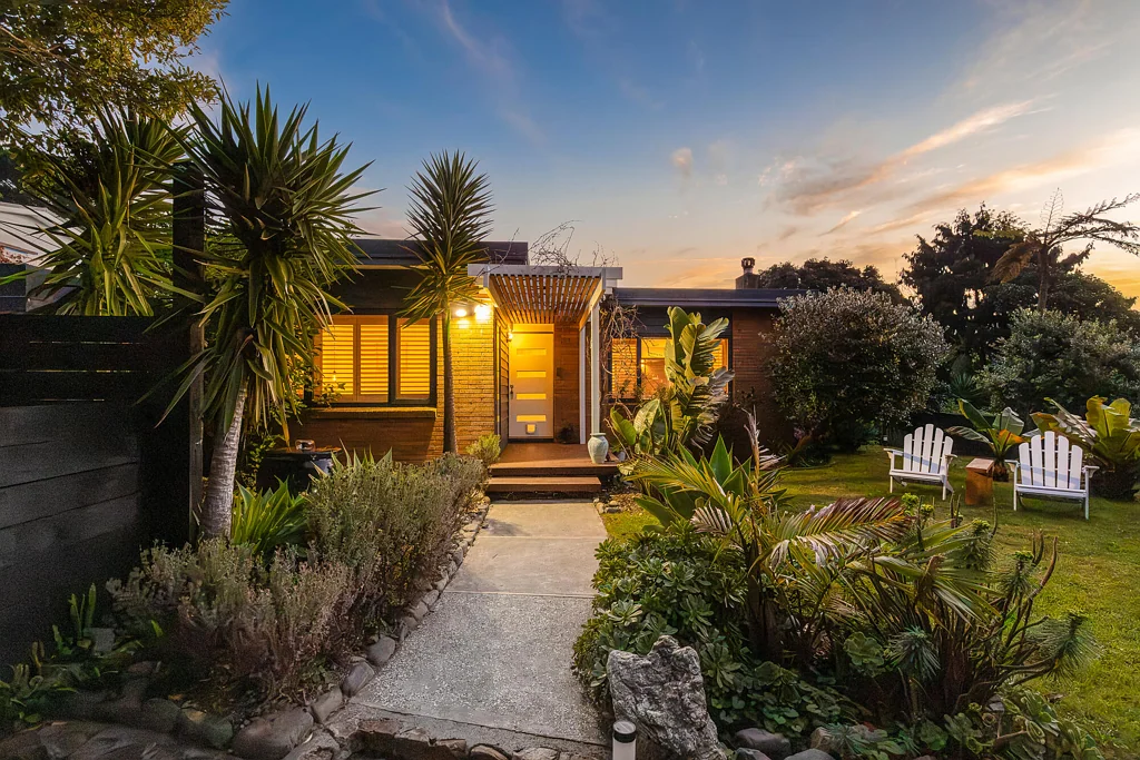Raumati South 5બેડરૂમ Stunning Home and Income in Raumati South