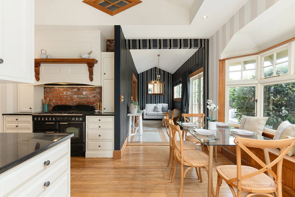 Saint Albans 3 Bedroom A Delightful Surprise!