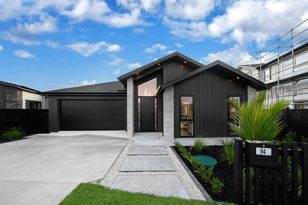 Milldale 4房  Stylish Family Home with Flexible Living