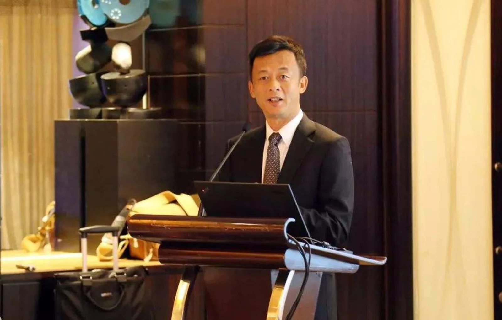 一名沃顿MBA的成长史，美国家族企业这样培养经理人