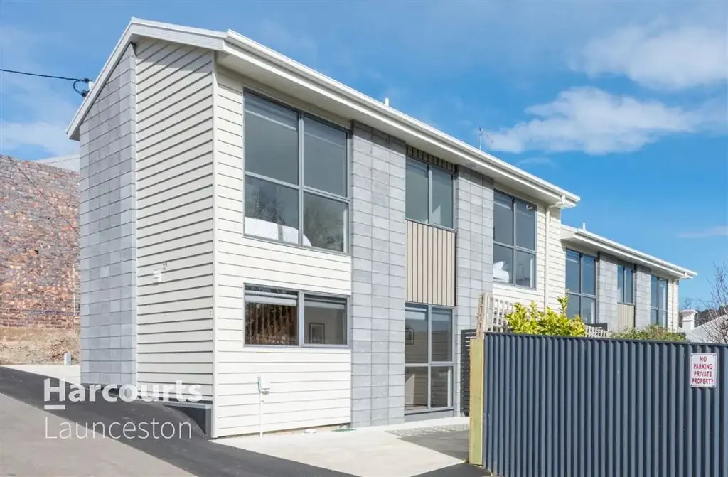 Fully Furnished - Modern living in the heart of the CBD