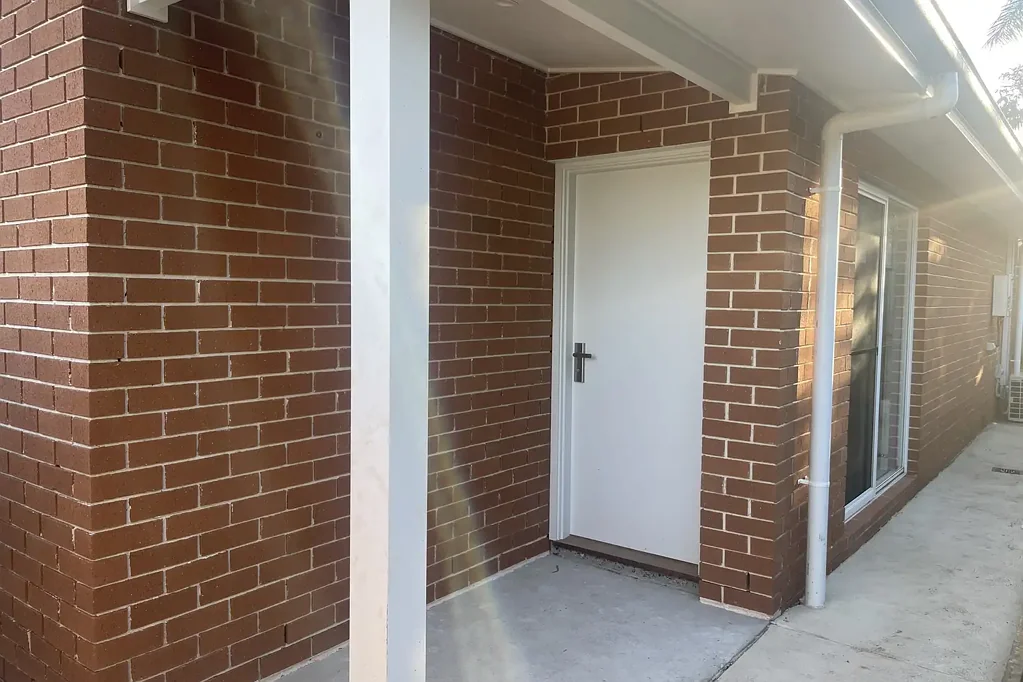 ULTRA-MODERN 2-BEDROOM HOME WITH DUCTED AIR CONDITIONING