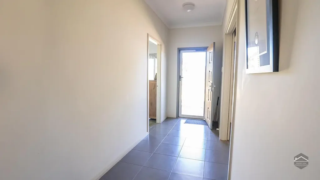 South Hedland 3房  11%+ ROI | Rare Corner Block with Dual Access | Corporate Lease | Value-Add Opportunity