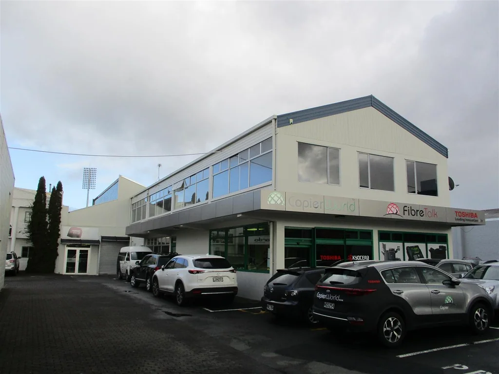 Hamilton Central STREET FRONTAGE OFFICE OPPORTUNITY
