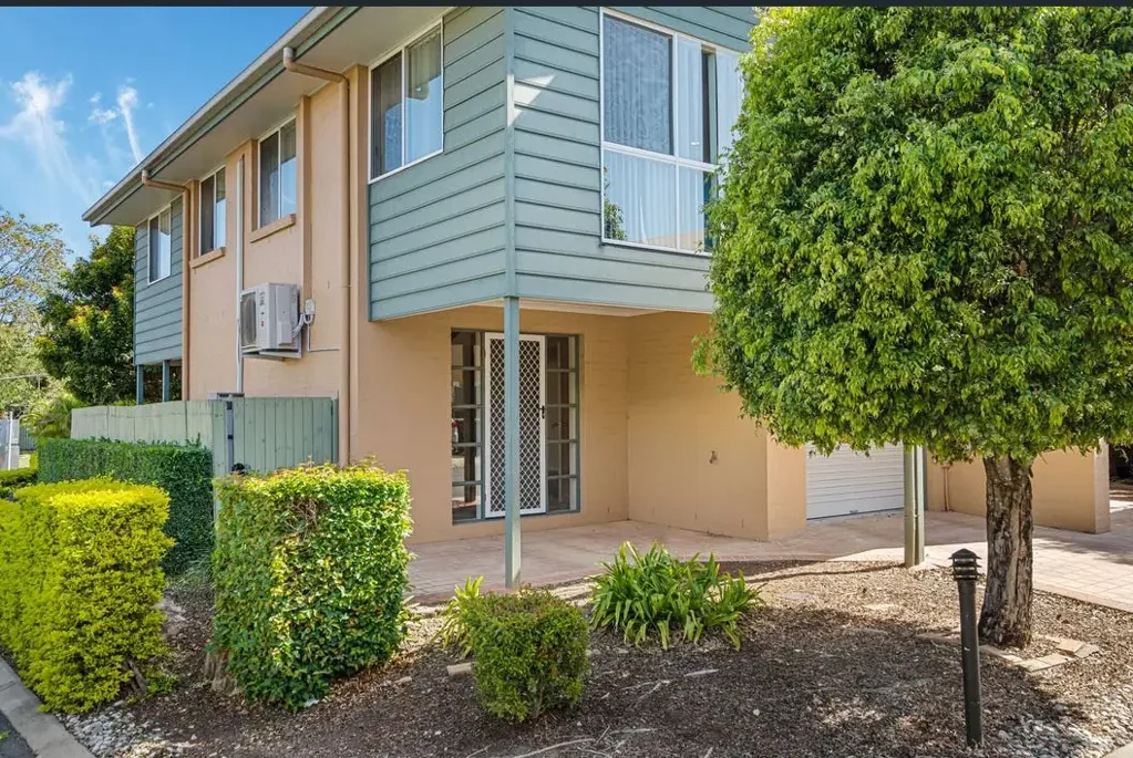Graceville 3 Slaapkamer Exceptional townhouse living in glorious Graceville