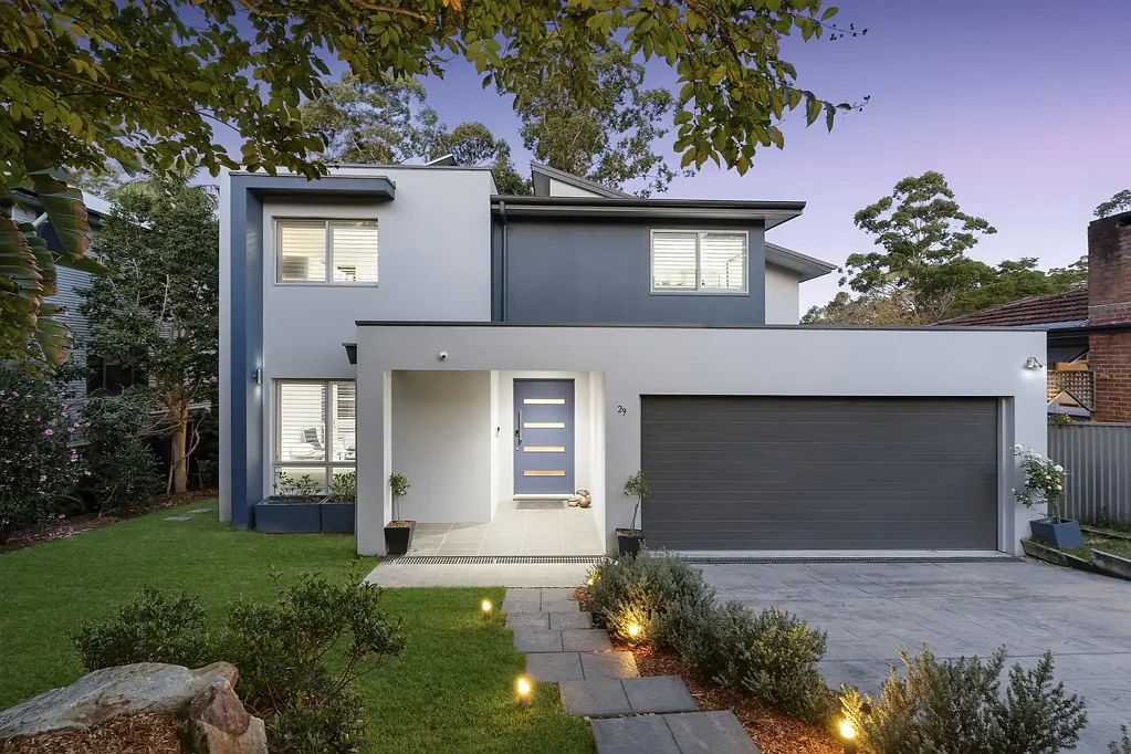 West Pymble 5 Slaapkamer Stylish Family Sanctuary Offering Space and Serenity