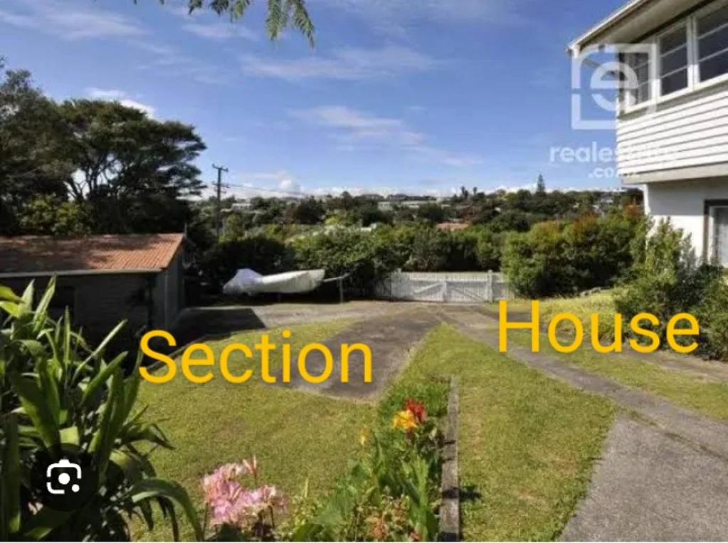 Waiake 3 Bedroom Near beach house+potential section, live in+subdivision?