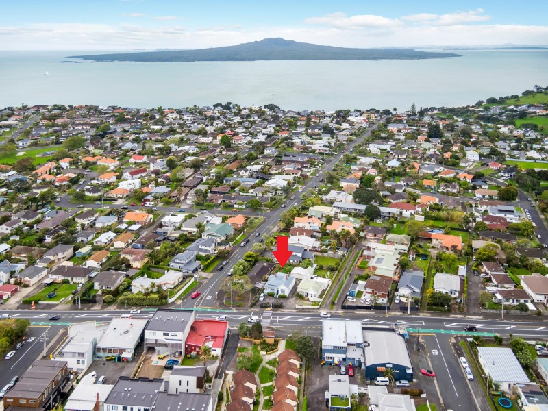 82 Lake Road, Narrow Neck, Auckland - North Shore, 3 phòng ngủ, 0 phòng tắm