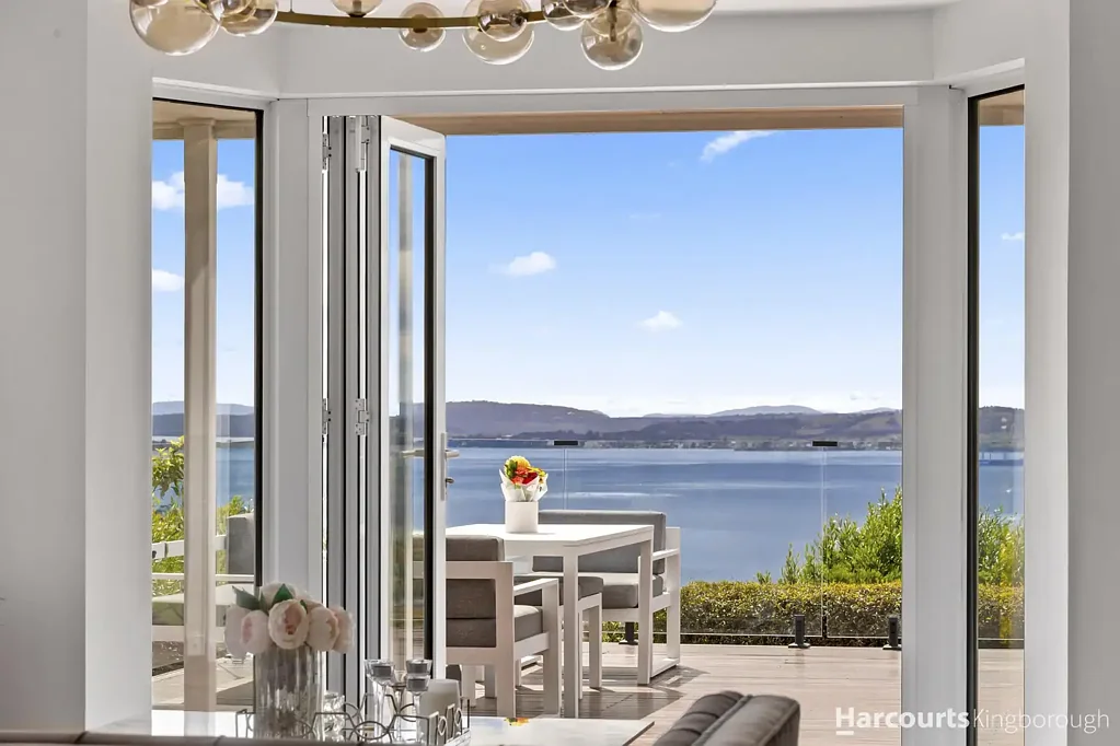 54 Woodlands Drive, Blackmans Bay, TAS 7052