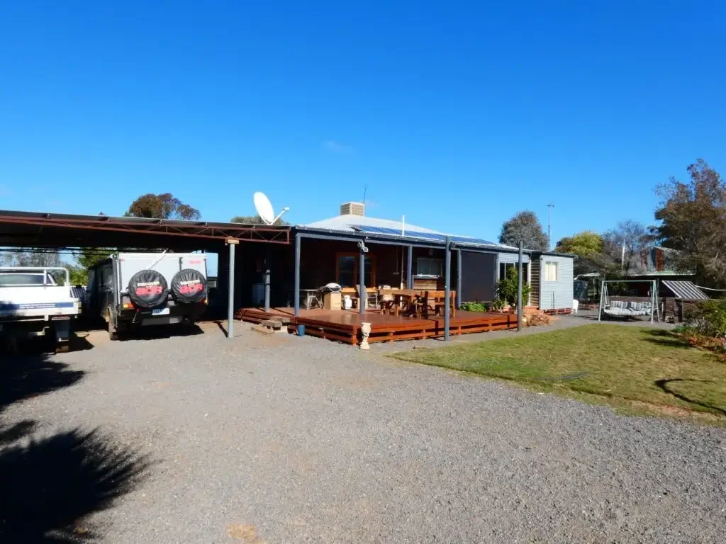 Banyan EXPRESSIONS OF INTEREST SORT BEFORE IT COMES ONTO THE MARKET