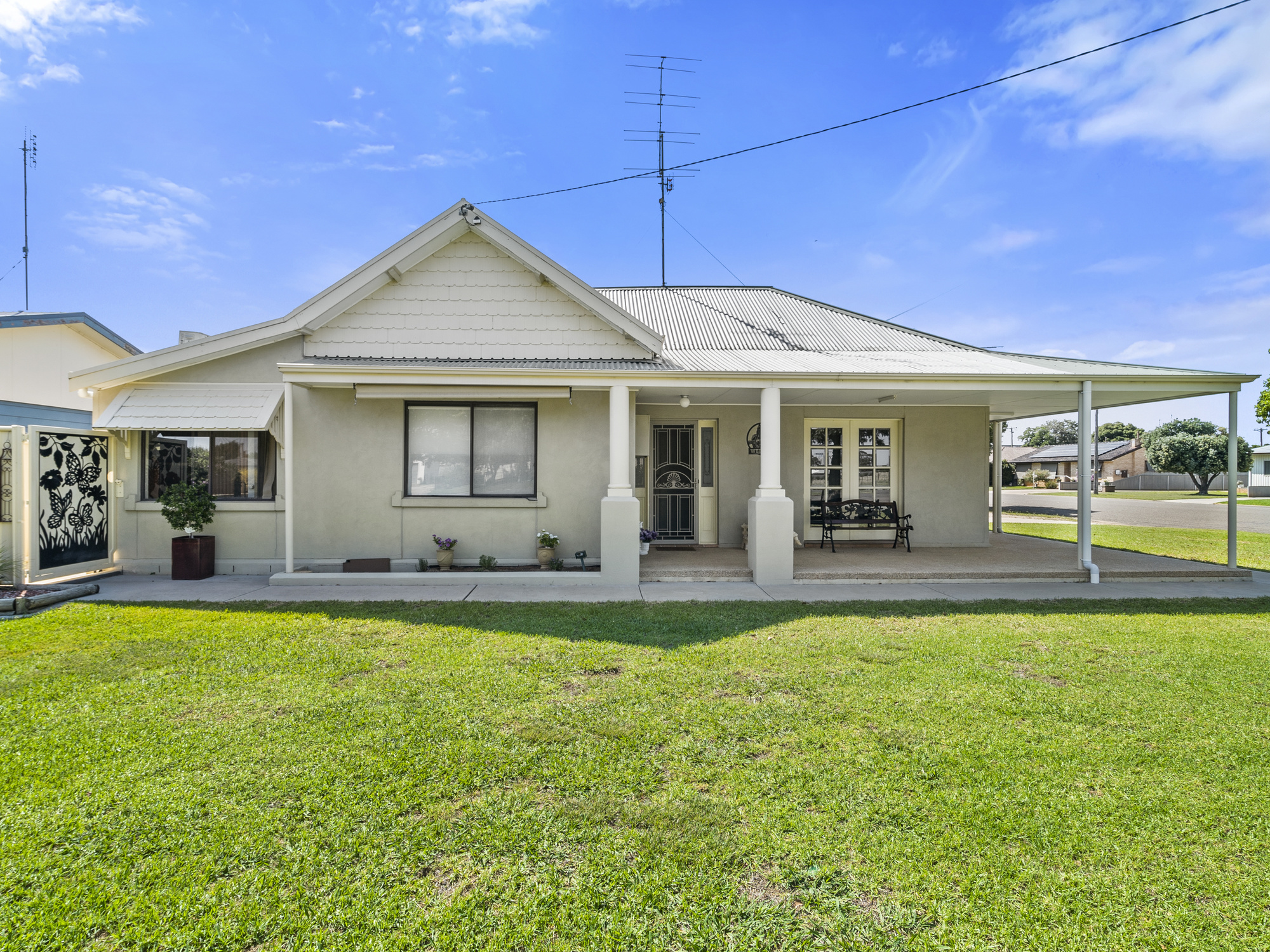 80 TOCUMWAL ST, FINLEY NSW 2713, 0 habitaciones, 0 baños, House