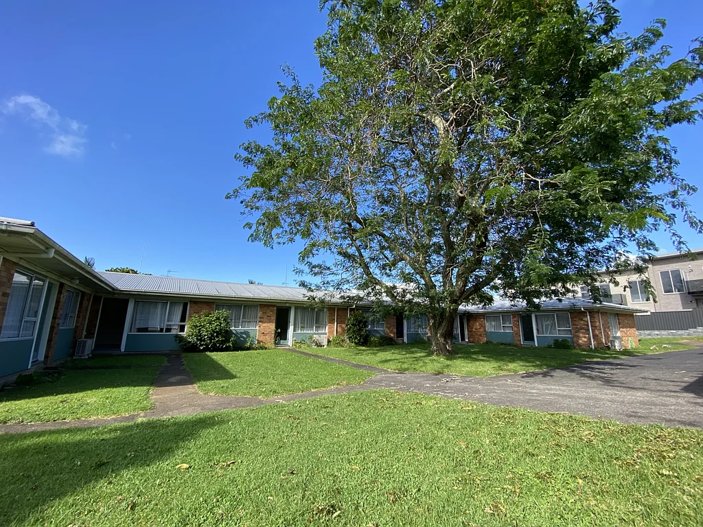 **Charming Modern Unit in a Prime Location!**