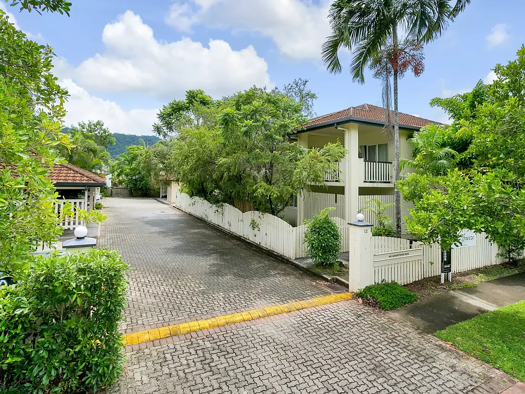 BRIGHT & AIRY IN MANOORA
