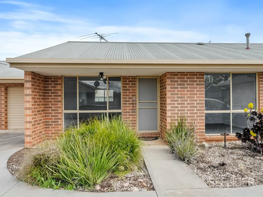 Freshly Updated 2-Bedroom Unit in Quiet Location