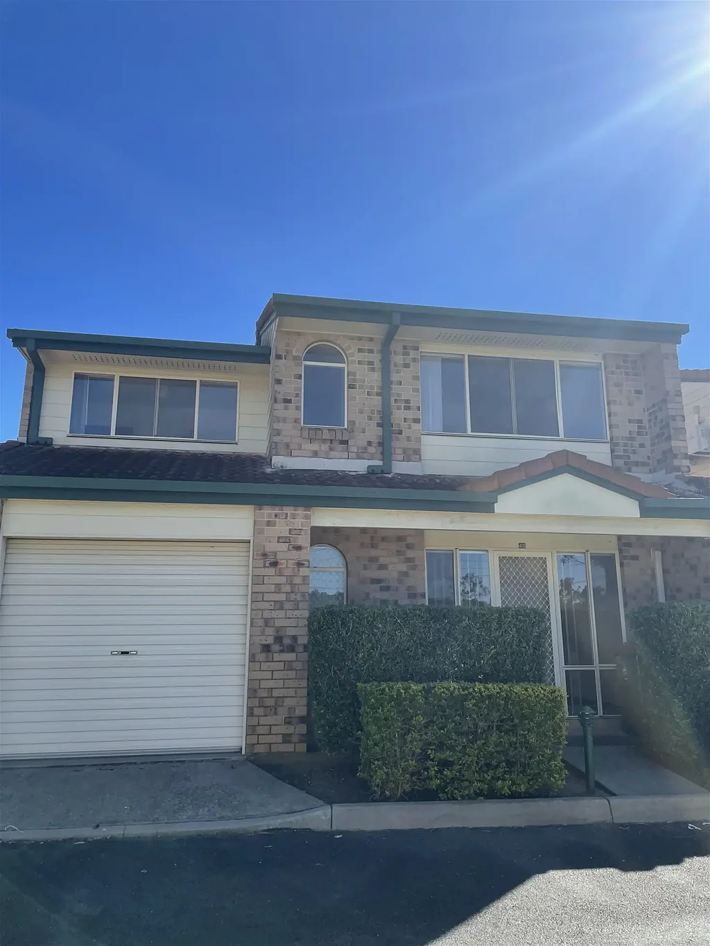 Spacious 3-Bedroom Townhouse in Mansfield State High Catchment