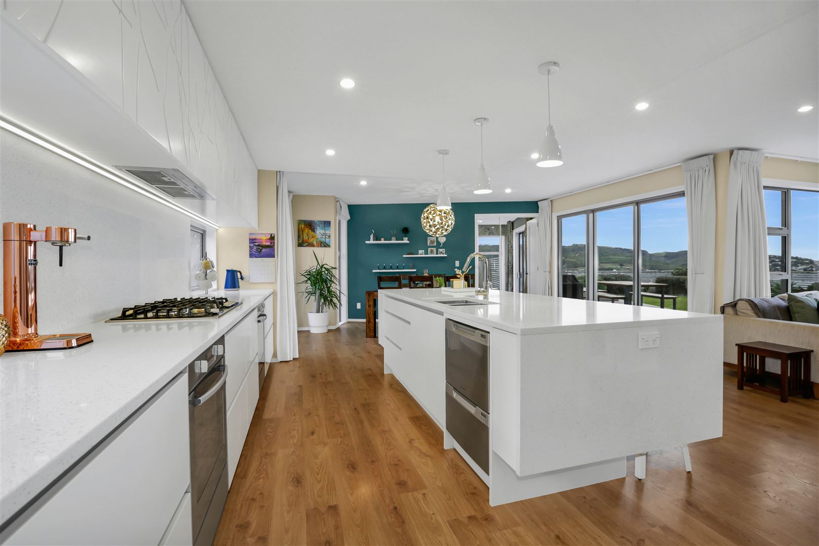 42 John Burke Drive, Aotea, Porirua, 5 chambres, 3 salles de bain