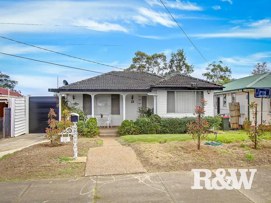 18 Salamaua Road, Whalan, NSW 2770