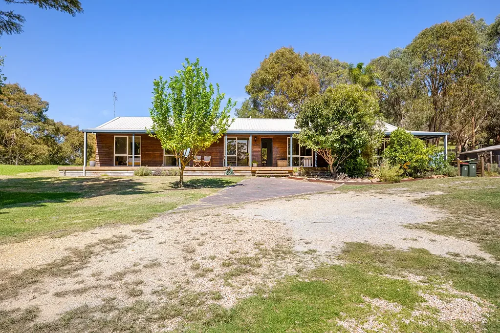 Metung  5 Acre Metung Lifestyle Living