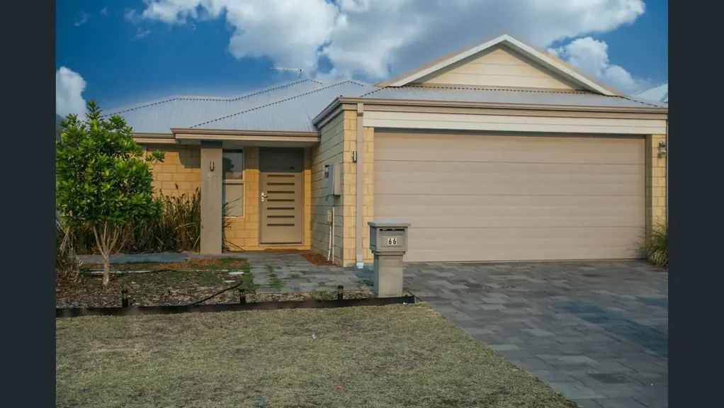 Modern 4x2 Family Home Opposite Duck Park � Comfort, Conveni