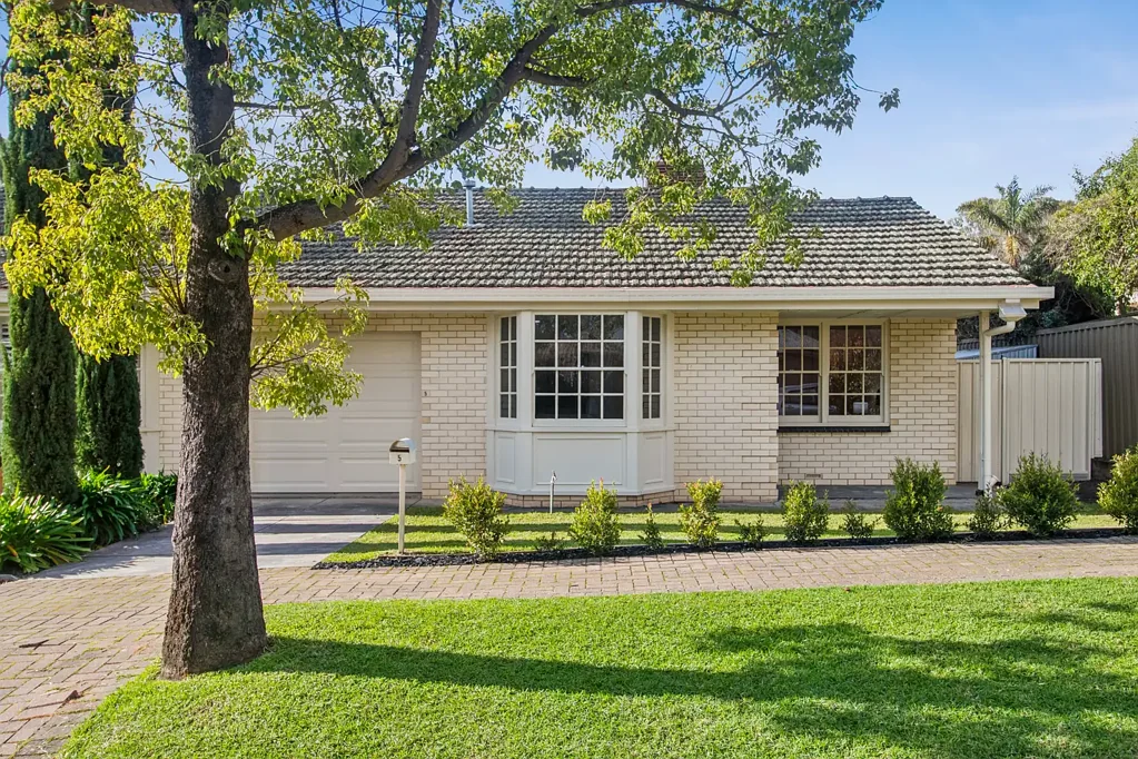 Bright, Stylish & Low Maintenance Living in Hazelwood Park