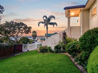32 Canary Place, Unsworth Heights, North Shore City