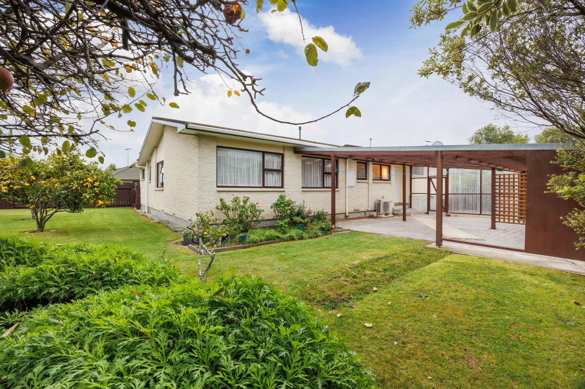 Milson 4Moenga Brick Family Home, 220m² of Exciting Potential!