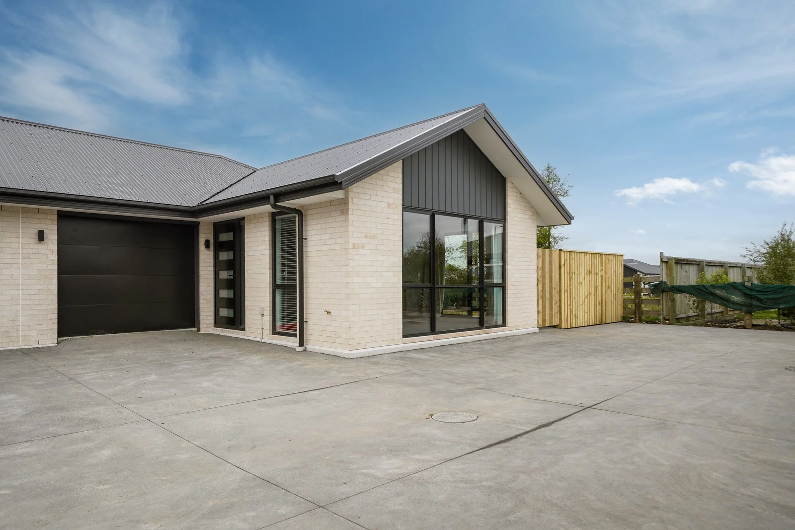 Modern Living, Established Neighbourhood