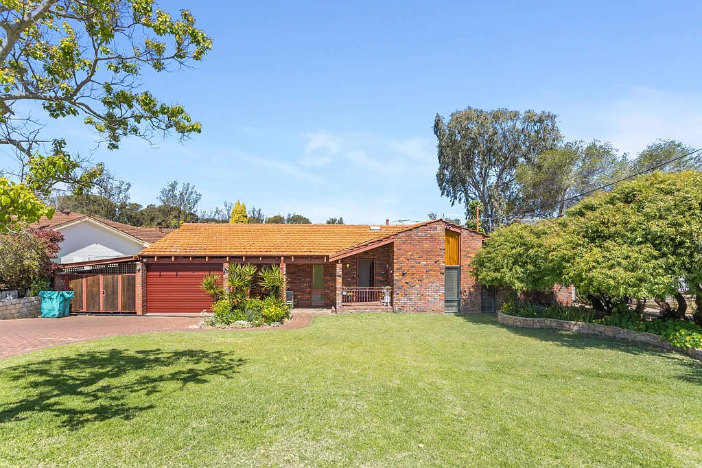 3 Hakea Place, Sorrento, WA 6020