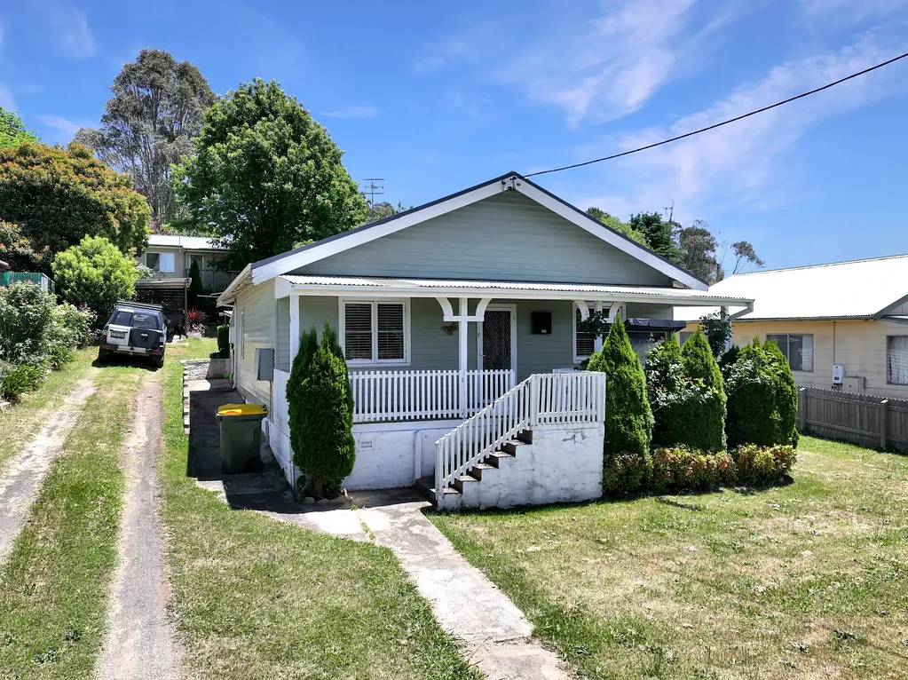 Bombala 4 Bedroom Too Hot to Last Long!