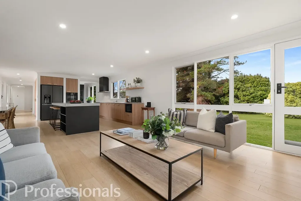 Orange 5 Bedroom Quality Renovation On Just Over Two Tranquil Acres