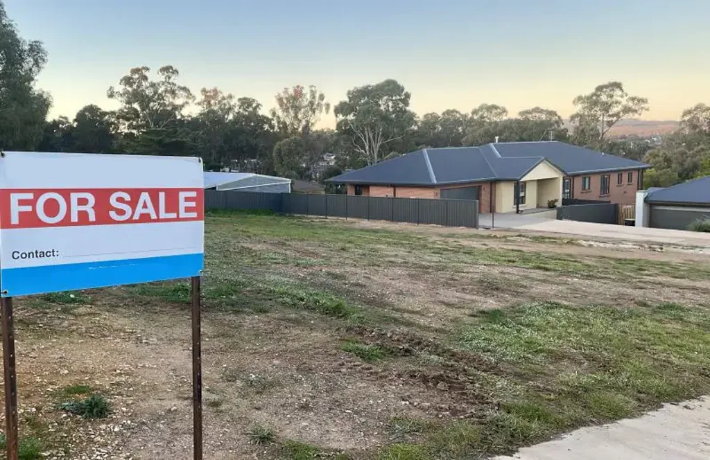 Mckenzie Hill McKenzie Hill Titled Block With Stunning Views