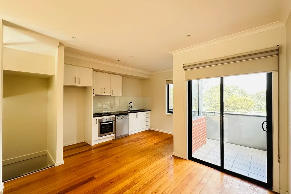 Stylish Townhome Offering Effortless Everyday Living at 2/354 Grand Boulevard!