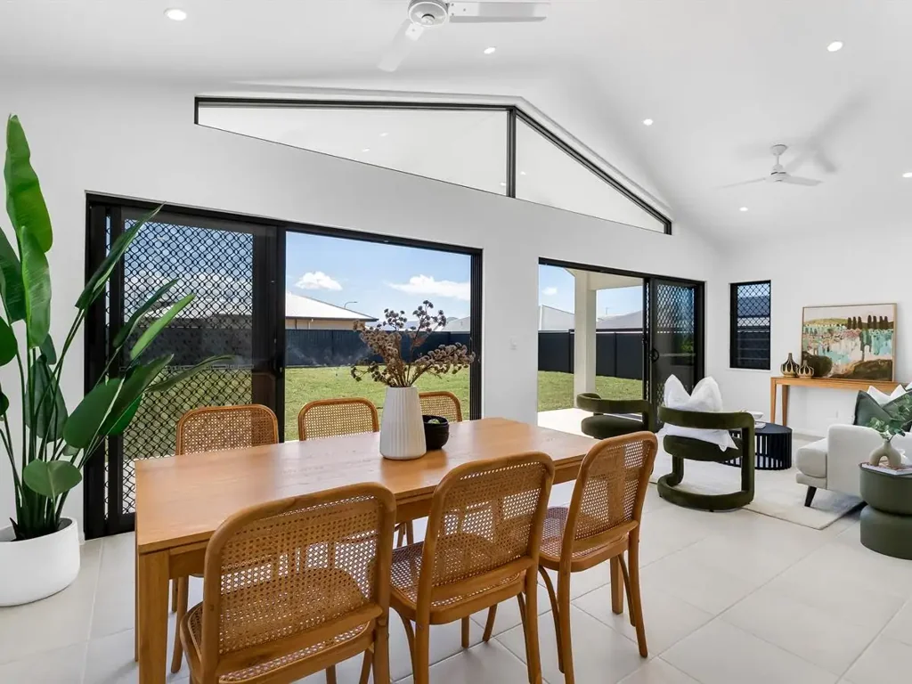 Gordonvale 4Moenga Brand New Family Home on a Rare 1,084m² Block in Cutters Rise