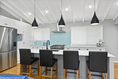 Mount Lofty 4ਬੈੱਡਰੂਮ Elevated Mount Lofty Living with Sweeping Western Views