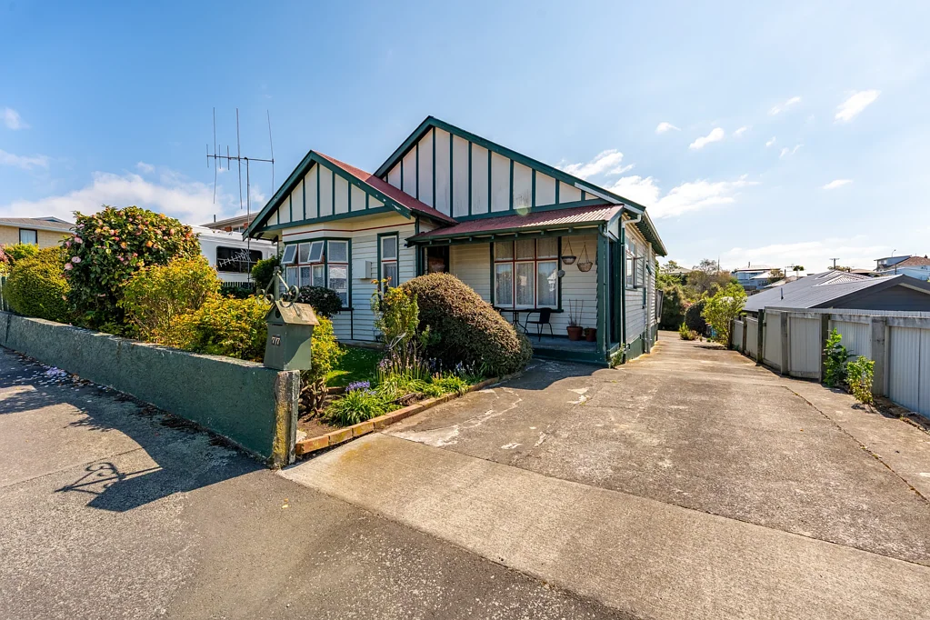 Seaview 4 Bedroom Character, Space & Potential