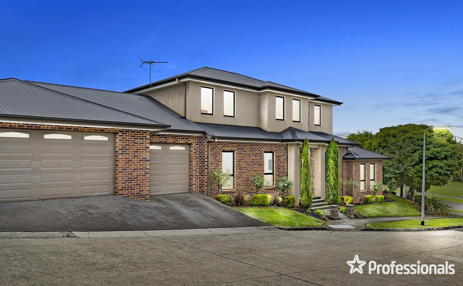 9 CHEVALIER CR, MOOROOLBARK VIC 3138, 0部屋, 0バスルーム, House