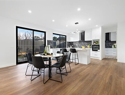 2/29 O'Connor Road, Knoxfield, VIC 3180, 3 Kuwarto, 3 Banyo, House