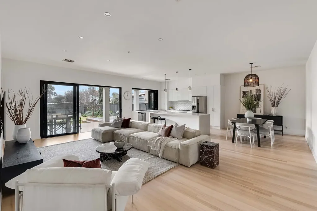 Kingswood 5 Slaapkamer Beautifully Evolved for Modern Family Life.