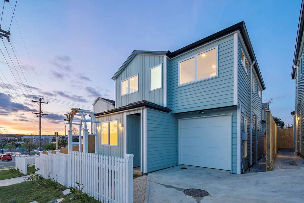2A Deuxberry Avenue, Northcote, North Shore City, Auckland