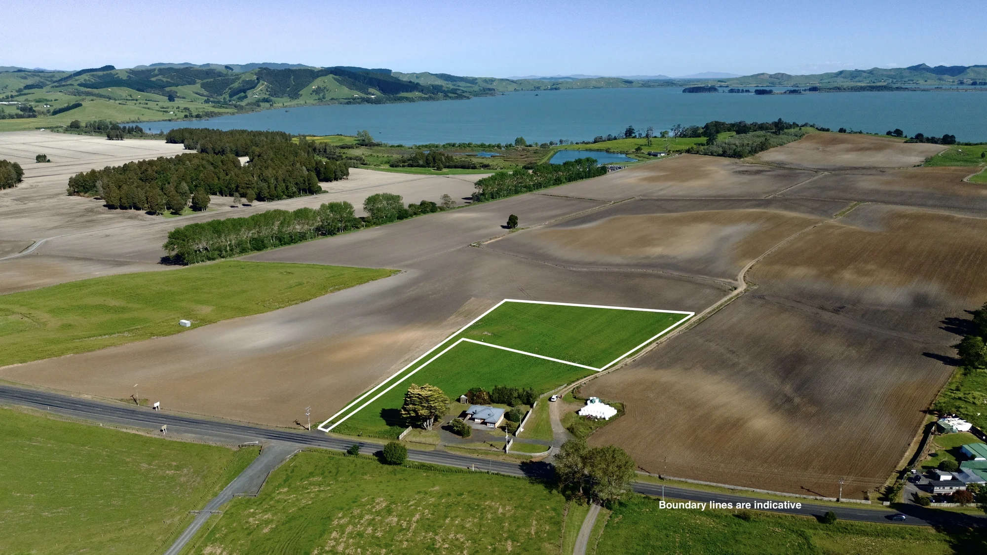 Te Kauwhata SERVICES AT THE GATE  - NO COVENANTS!!