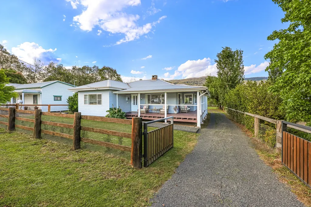 Murrurundi 3Kwarto Gorgeous Weatherboard Home in a Fabulous 'Walk to Town' Location