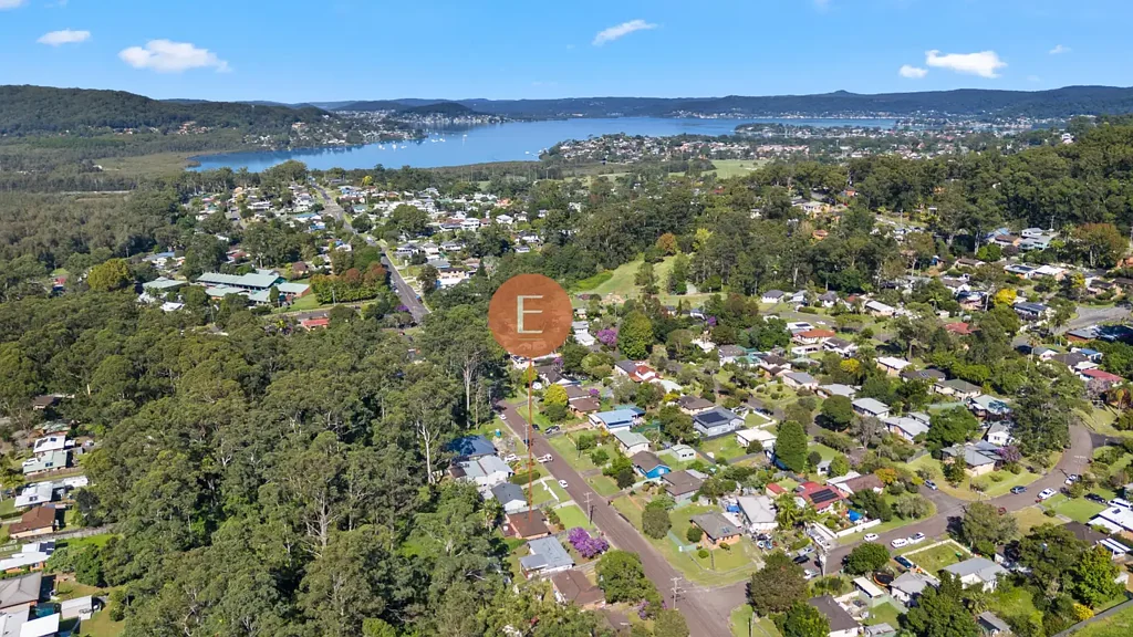 Springfield 3 Bedroom Sunny, Single Level & Super Convenient